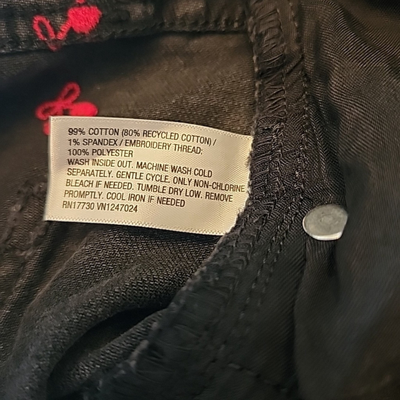 Wild fable black cherry Embroidered high rise shorts size 4/27 Stretch - Picture 7 of 7
